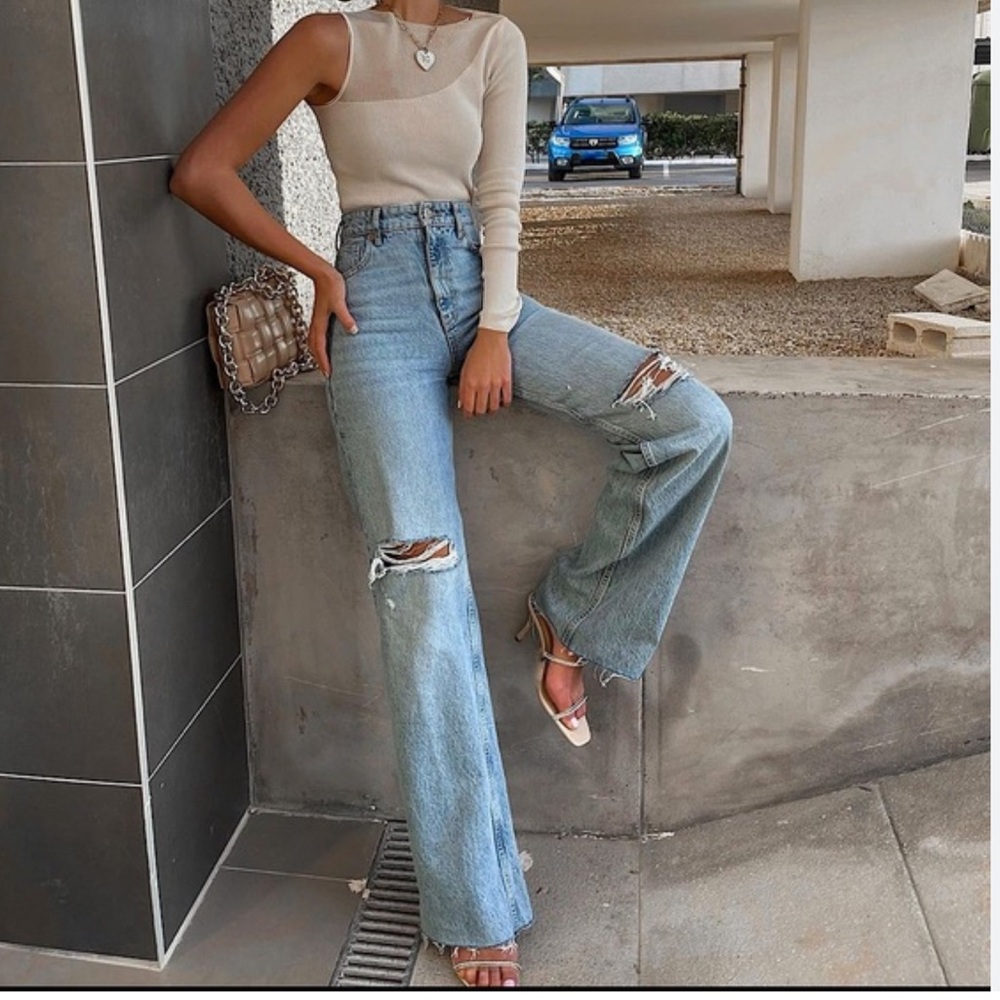 Zara the 90s High Rise wide leg jeans light bluesize 4/W32